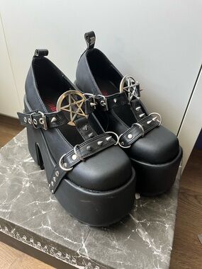 Demonia Camel-33 Platform Mary Janes